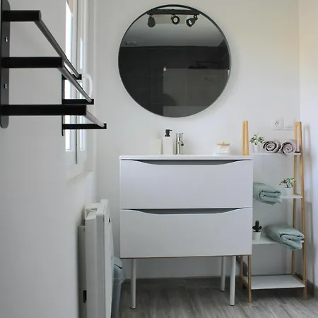 F2 Between Cathedral And Basilica