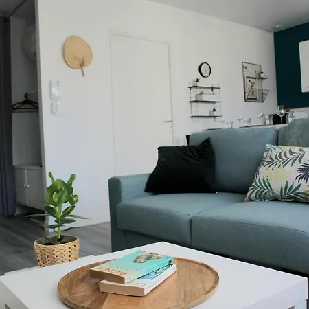 F2 Between Cathedral And Basilica *