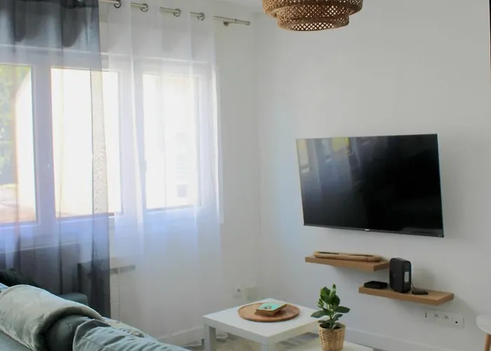 F2 Between Cathedral And Basilica Reims