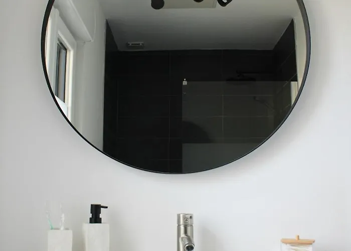 F2 Between Cathedral And Basilica Apartment *