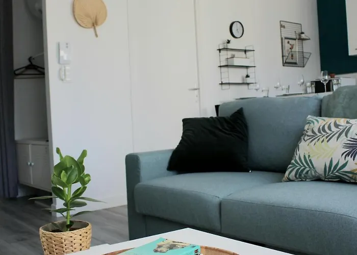 F2 Between Cathedral And Basilica *