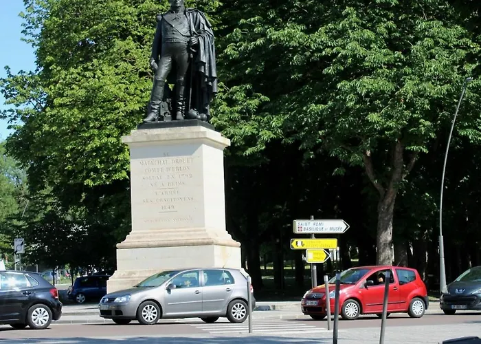 F2 Between Cathedral And Basilica Apartment *